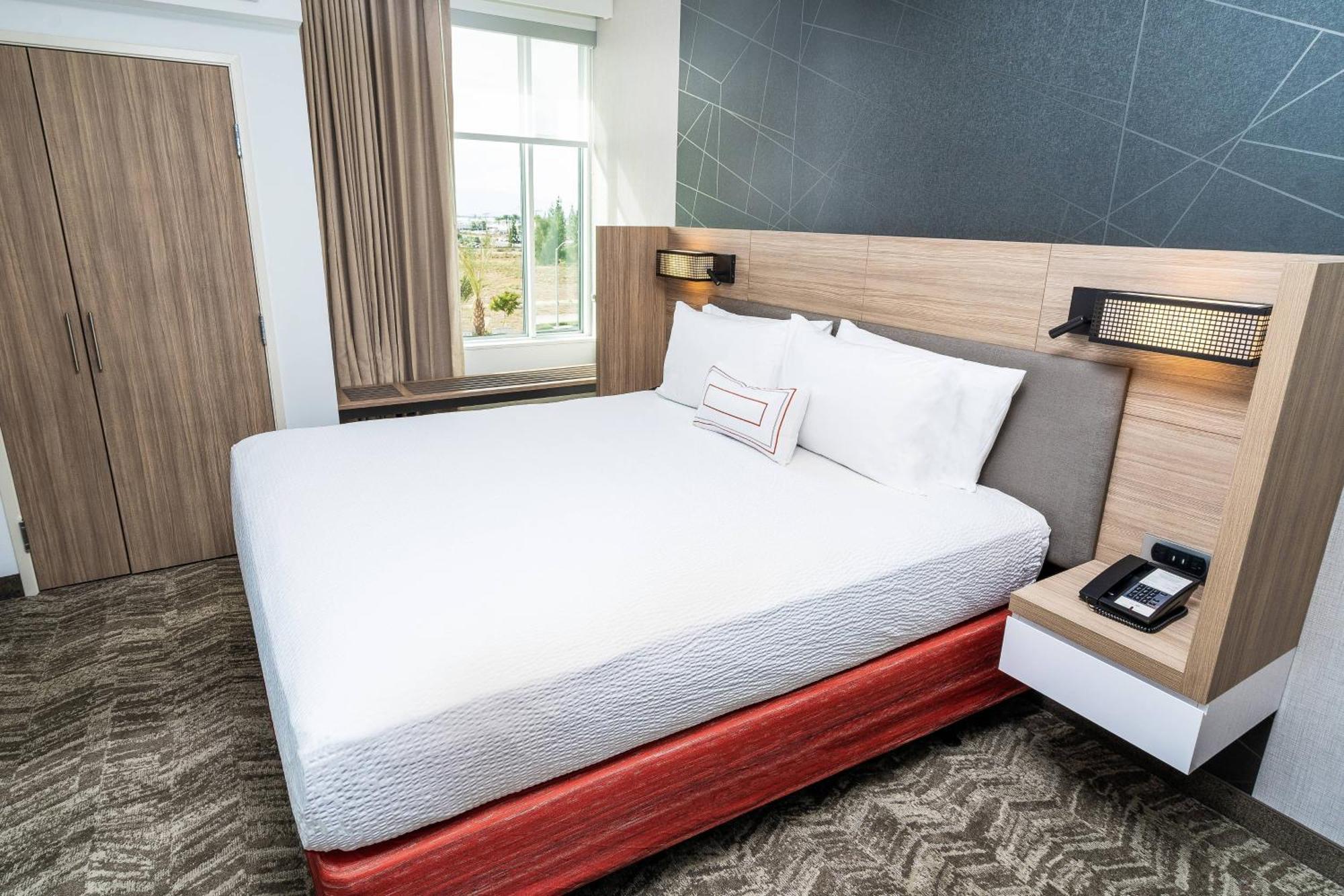 Springhill Suites By Marriott Newark Fremont Exterior photo