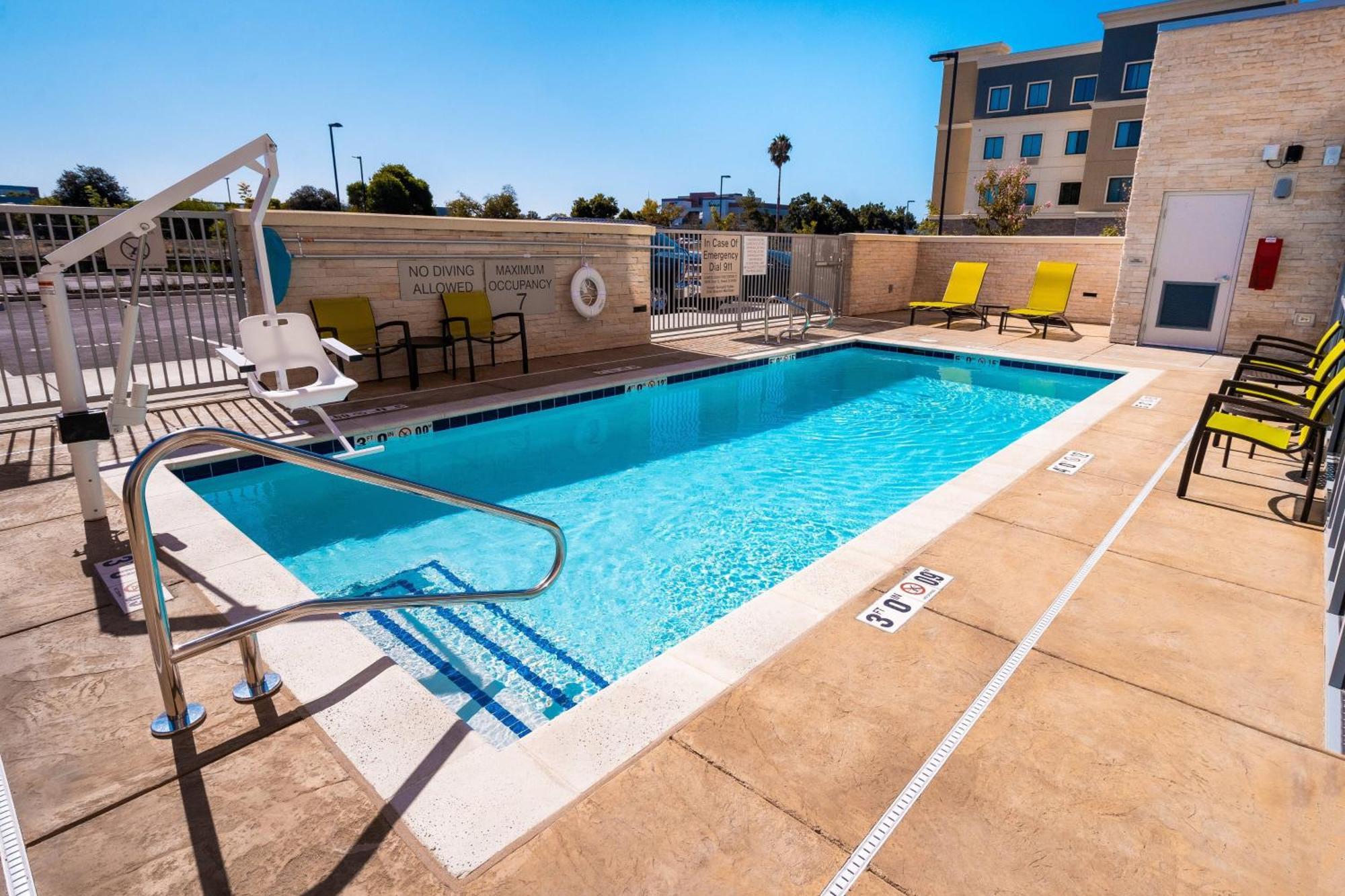 Springhill Suites By Marriott Newark Fremont Exterior photo